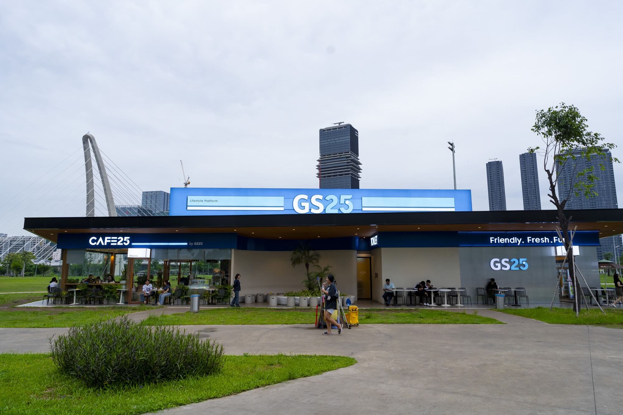 GS25 Creative Park - hình 2